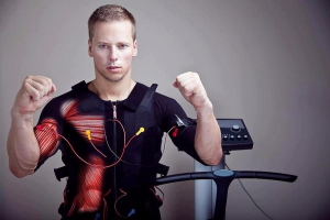 تمرینات ورزشی با کمک جریان های الکتریکی EMS یا Electric Muscle Stimulation